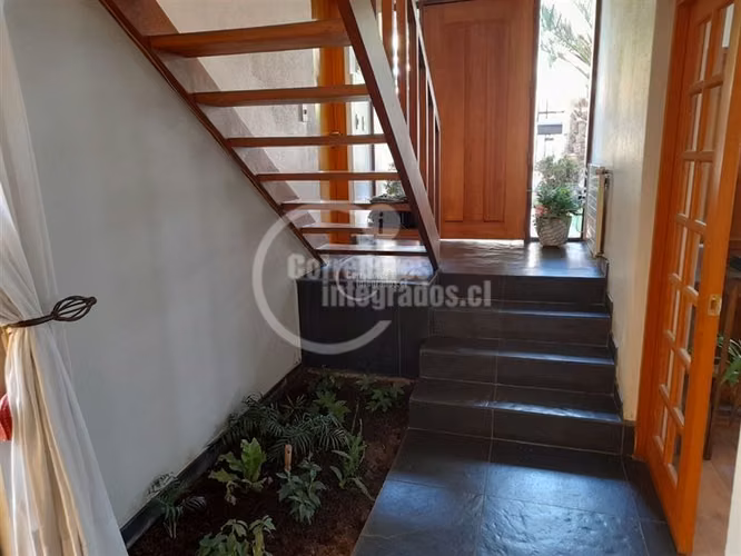 Casa en venta de 4 dorm. en Las Condes