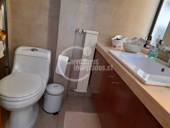 Casa en venta de 4 dorm. en Las Condes