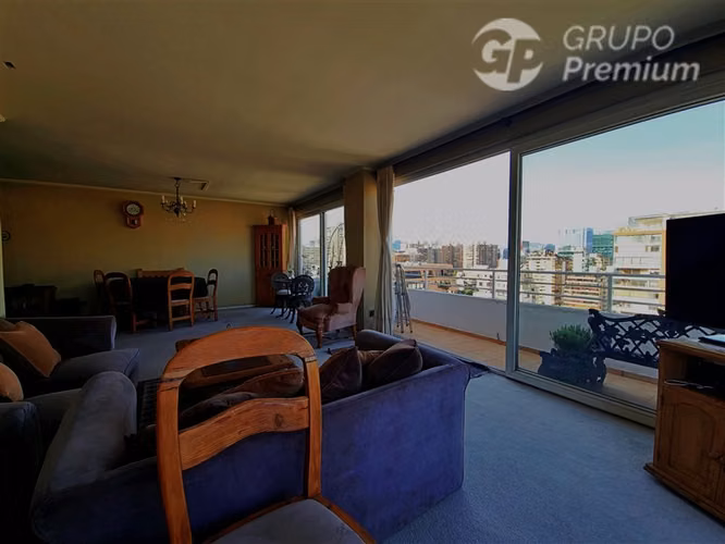 Penthouse familiar amplio en Las Condes dos estacionamientos