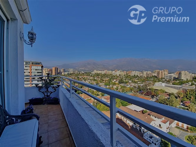 Penthouse familiar amplio en Las Condes dos estacionamientos