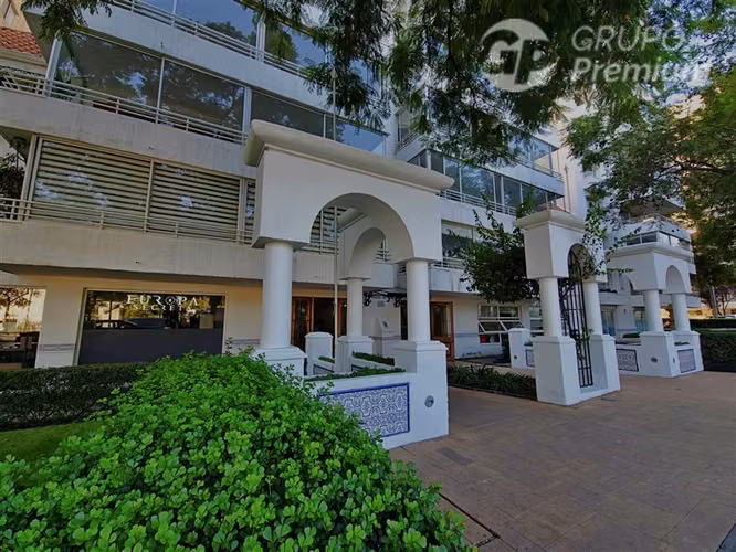 Penthouse familiar amplio en Las Condes dos estacionamientos