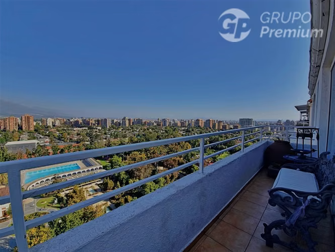 Penthouse familiar amplio en Las Condes dos estacionamientos