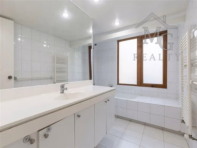 Casa en venta de 5 dorm. en CHICUREO CENTRO Colina