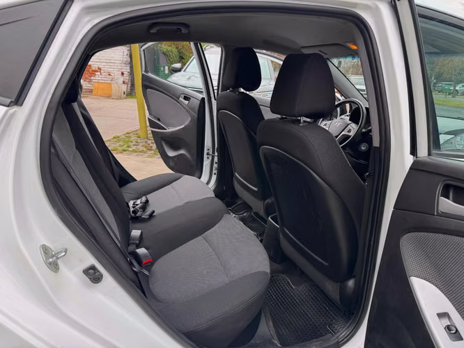 HYUNDAI ACCENT ACCENT RB GL 1.6 AUTOMATICO FULL AIRE 2015