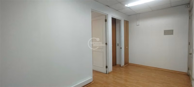 Oficina en Venta 49,25 m2 Metro Manquehue 2 Estacionamientos