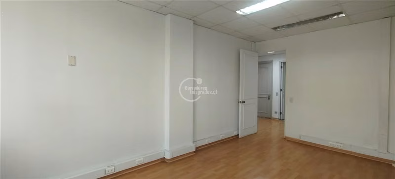 Oficina en Venta 49,25 m2 Metro Manquehue 2 Estacionamientos