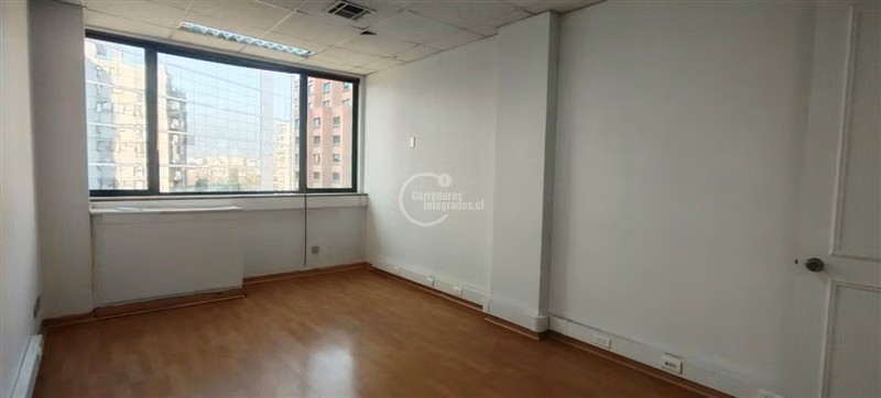 Oficina en Venta 49,25 m2 Metro Manquehue 2 Estacionamientos