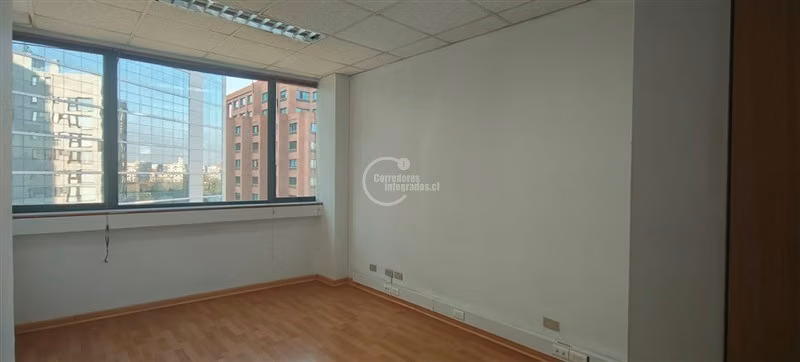 Oficina en Venta 49,25 m2 Metro Manquehue 2 Estacionamientos