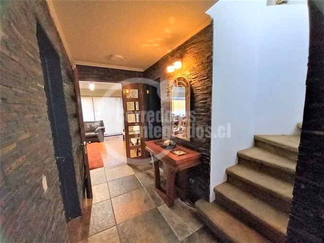Casa en venta de 5 dorm. Piscina quincho en La Florida - Imagen 3