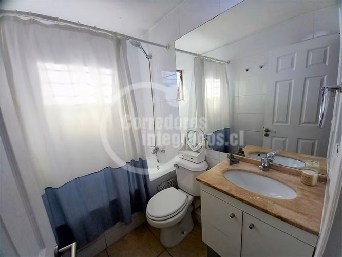 Casa en venta de 5 dorm. Piscina quincho en La Florida - Imagen 14
