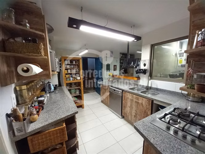 Casa en venta de 5 dorm. Piscina quincho en La Florida - Imagen 20