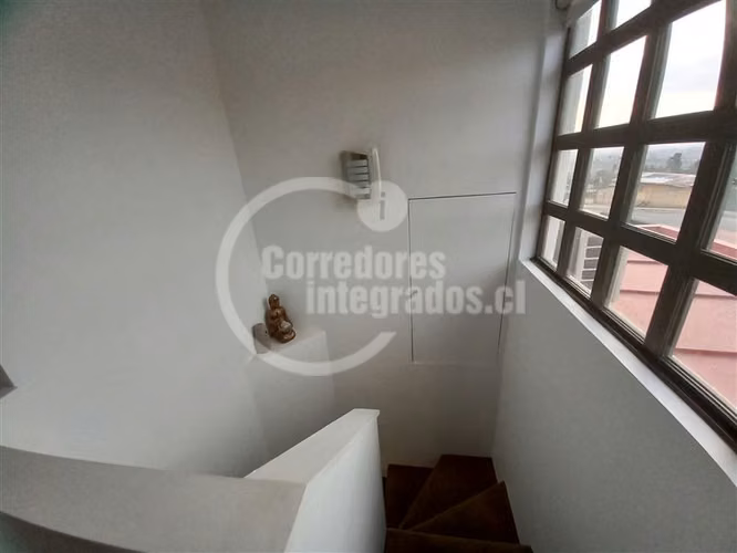 Casa en venta de 5 dorm. Piscina quincho en La Florida - Imagen 25