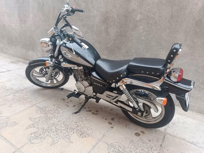 Suzuki gz150 año 2022