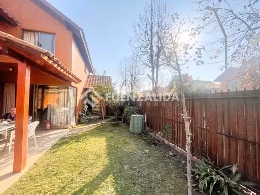 Casa en condominio, de 4 dorm. en Peñalolén - Imagen 36