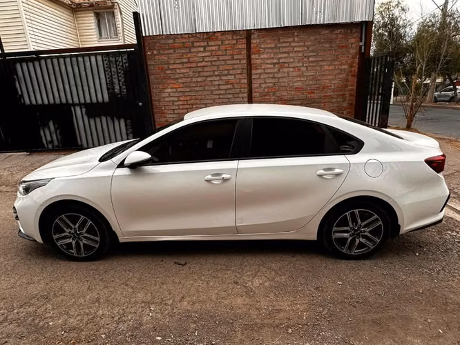 Kia Cerato Ex 1.6 Full Año 2021