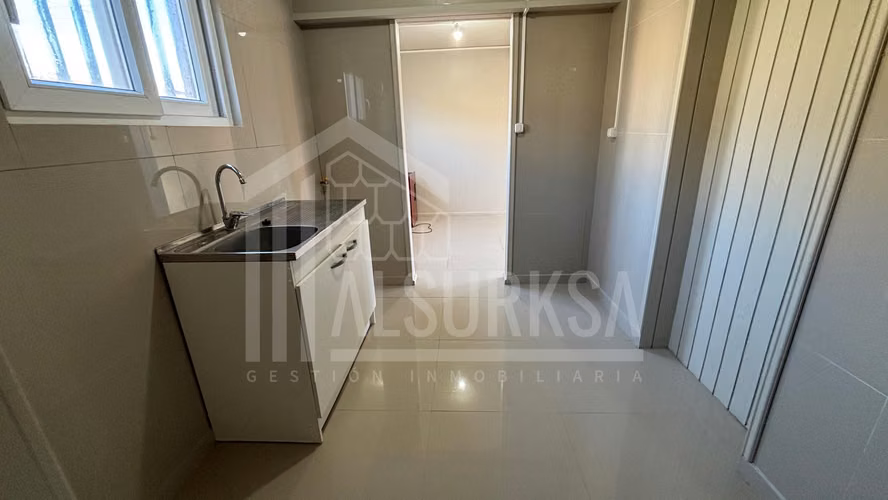 ARRIENDO 1D/1B EN CALLE MATÍAS DOGGENWEILER (A PASOS DE PRESIDENTE IBÁÑEZ)