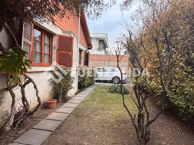 Casa en venta de 4 dorm. en Macul