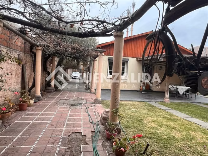 Casa en venta de 4 dorm. en Macul
