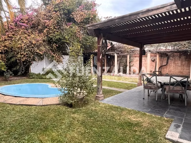 Casa en venta de 4 dorm. en Macul