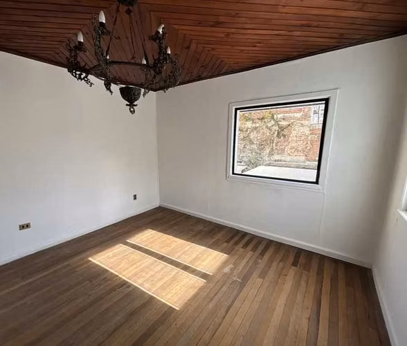 Oficinas iluminadas a pasos de Libertad (175044)