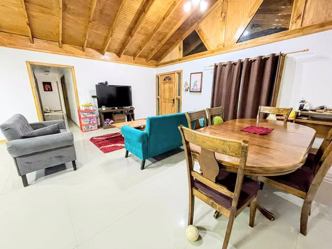 Cómoda casa en terreno de 1.250 m2 5D/2B (175051)