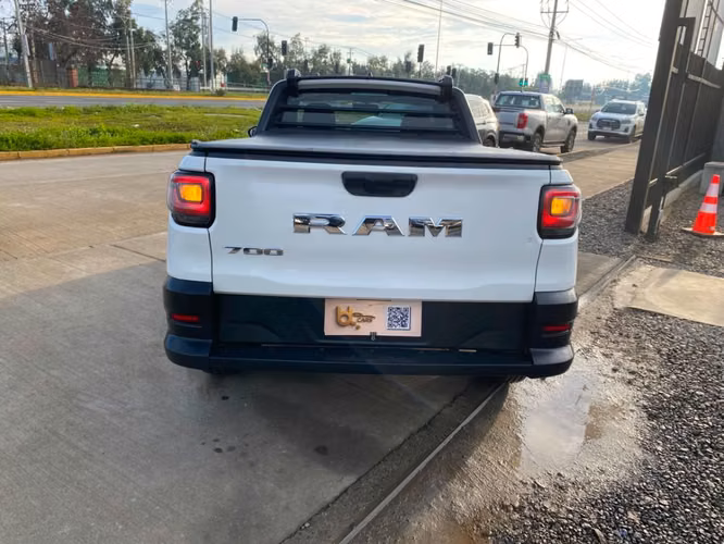 RAM 700 SLT CS 1.4 2022