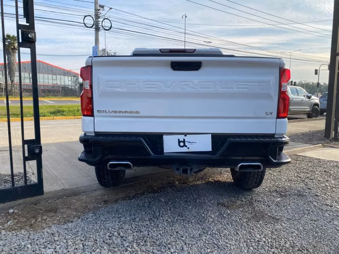 CHEVROLET SILVERADO LT 4X4 5.3 AT 2021