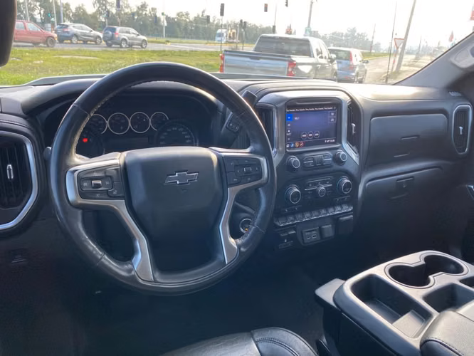 CHEVROLET SILVERADO LT 4X4 5.3 AT 2021