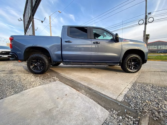 CHEVROLET SILVERADO LT  4X4 CC 5.3 AUT 2025