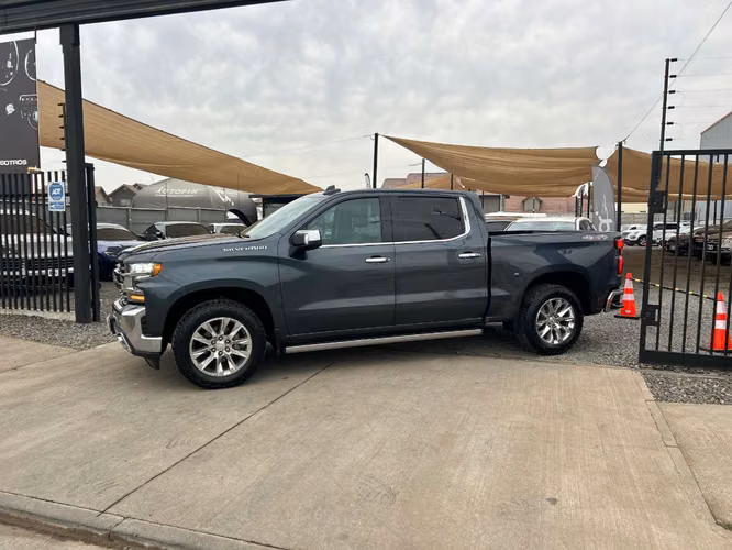 CHEVROLET SILVERADO LTZ 5.3 2020
