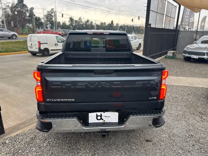 CHEVROLET SILVERADO LTZ 5.3 2020