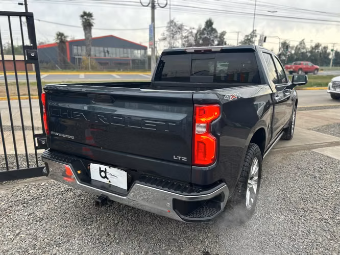 CHEVROLET SILVERADO LTZ 5.3 2020