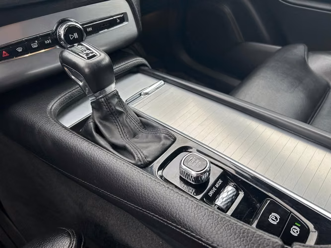 VOLVO XC90  T5 2.0 AUT 2019