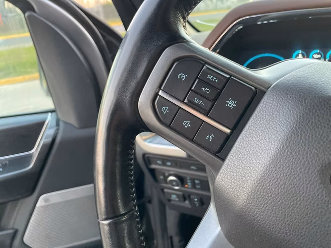 FORD F-150  LARIAT SPORT 4X4 5.0L 2022