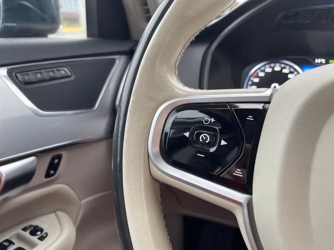 VOLVO XC90 T5 2.0 AUT 2019