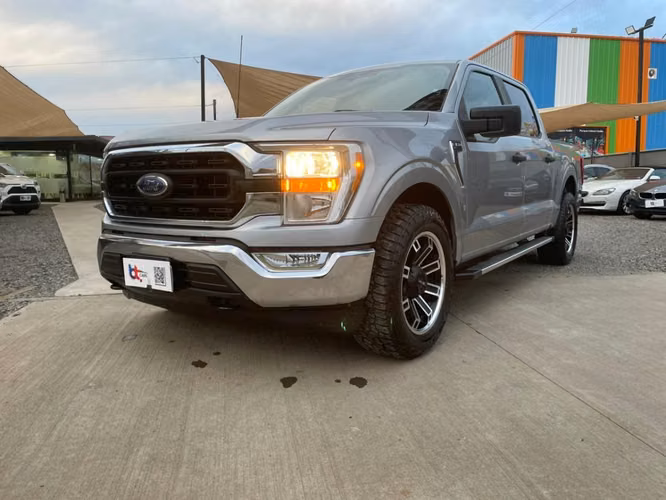 FORD F-150 XLT 3.3  2023