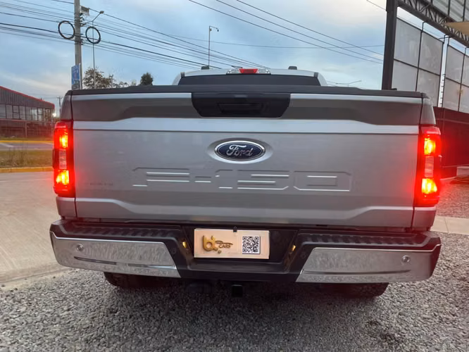 FORD F-150 XLT 3.3  2023