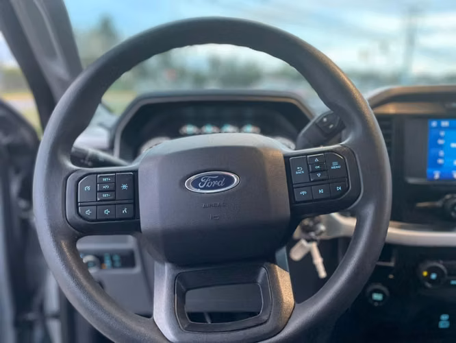 FORD F-150 XLT 3.3  2023