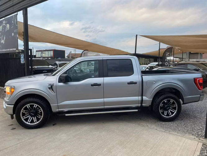 FORD F-150 XLT 3.3  2023