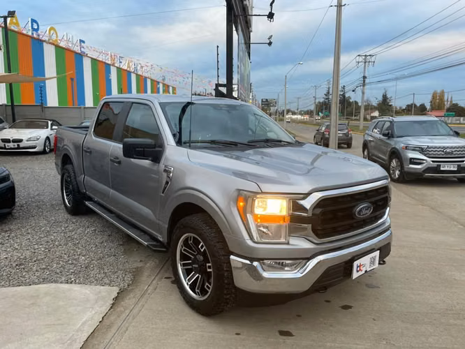 FORD F-150 XLT 3.3  2023