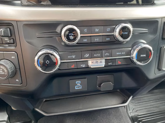 FORD F-150 XLT 4X4 5.0 2024