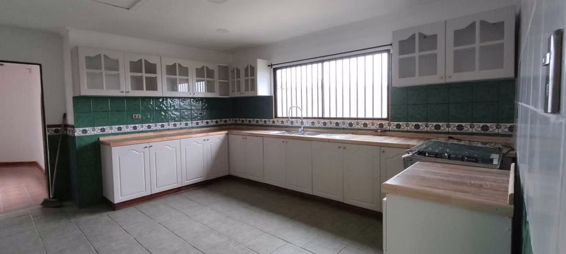 Parcela 1 Hectárea c/Casa, Piscina y Quincho (175057)