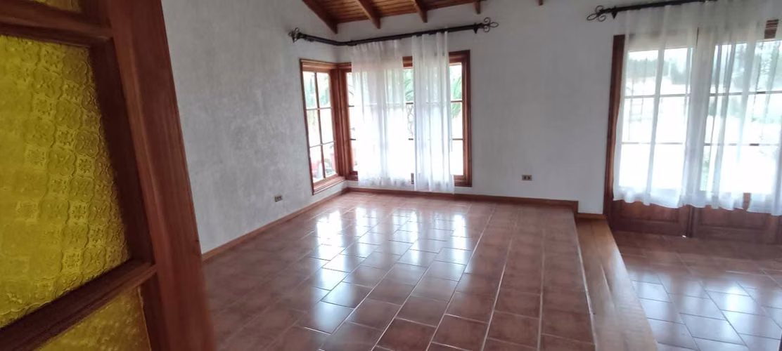 Parcela 1 Hectárea c/Casa, Piscina y Quincho (175057)