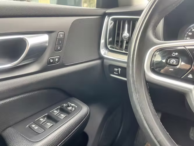 VOLVO V60 B5 MOMENTUM MILD HYBRID 2.0 AUT. AWD 2022