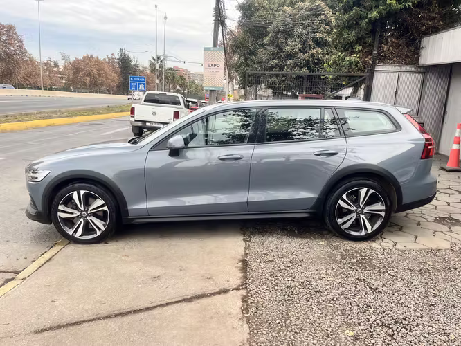 VOLVO V60 B5 MOMENTUM MILD HYBRID 2.0 AUT. AWD 2022