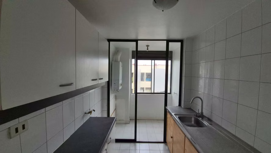 Arriendo departamento con excelente conextividad (174366)