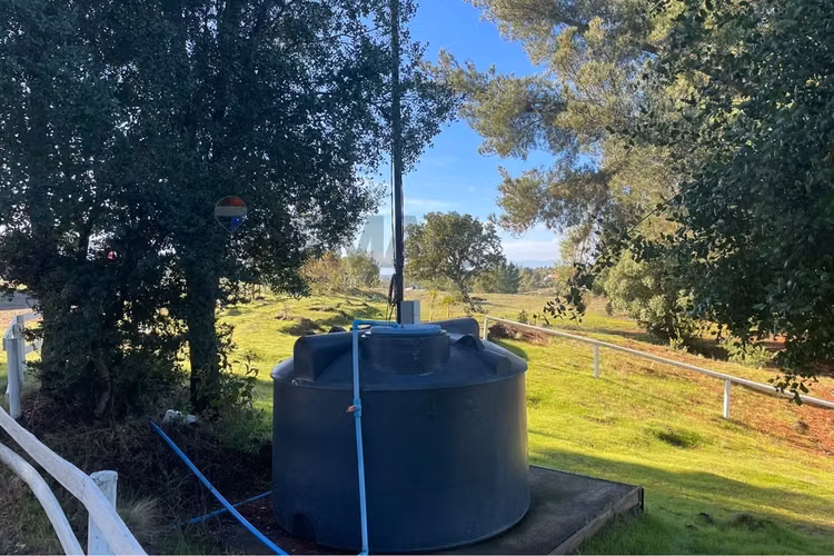 "oasis rural en yumbel: sueño de campo moderno"
