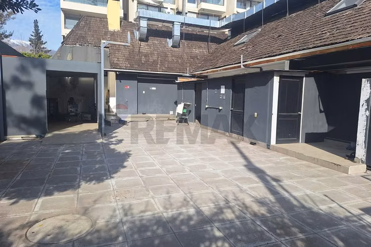 Casa en av robles /local remodelación