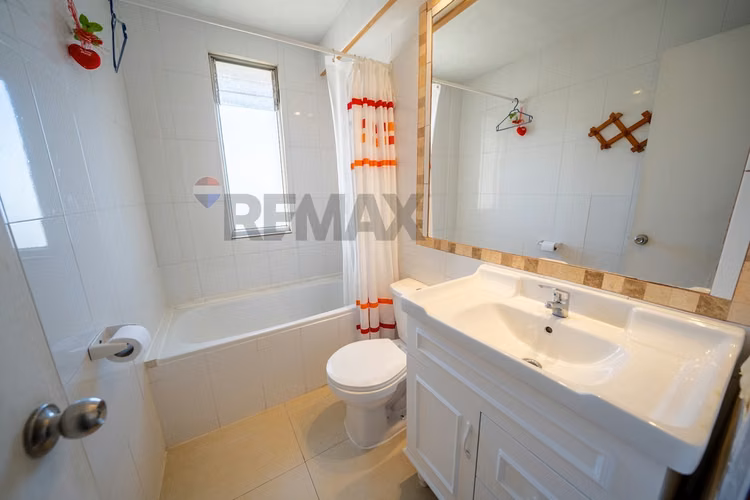 Departamento en venta 3d 1b en la reina
