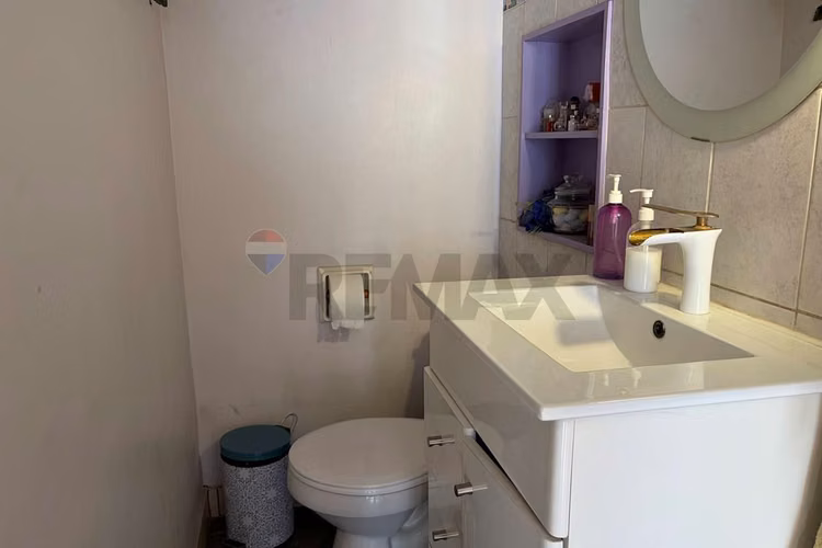 Excelente casa a pasos del metro republica